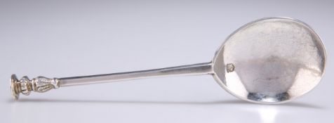 A CHARLES I SILVER SEAL-TOP SPOON