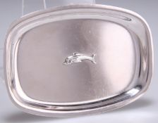 AN ELIZABETH II SILVER 'DOLPHIN' DISH, DESIGNED BY GEOFFREY BELLAMY