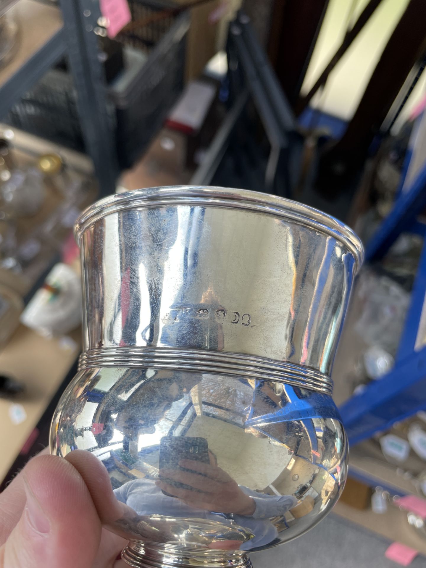 A GEORGE III SILVER GOBLET - Bild 3 aus 9