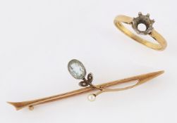 AN 18 CARAT GOLD RING SHANK AND A LATE 19TH CENTURY AQUAMARINE, DIAMOND AND SEED PEARL BAR BROOCH