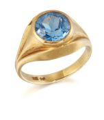 A BLUE SPINEL RING