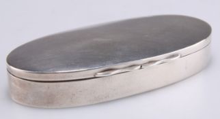 AN EDWARDIAN SILVER COMPACT