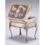 AN EDWARDIAN SILVER AND TORTOISESHELL RING BOX