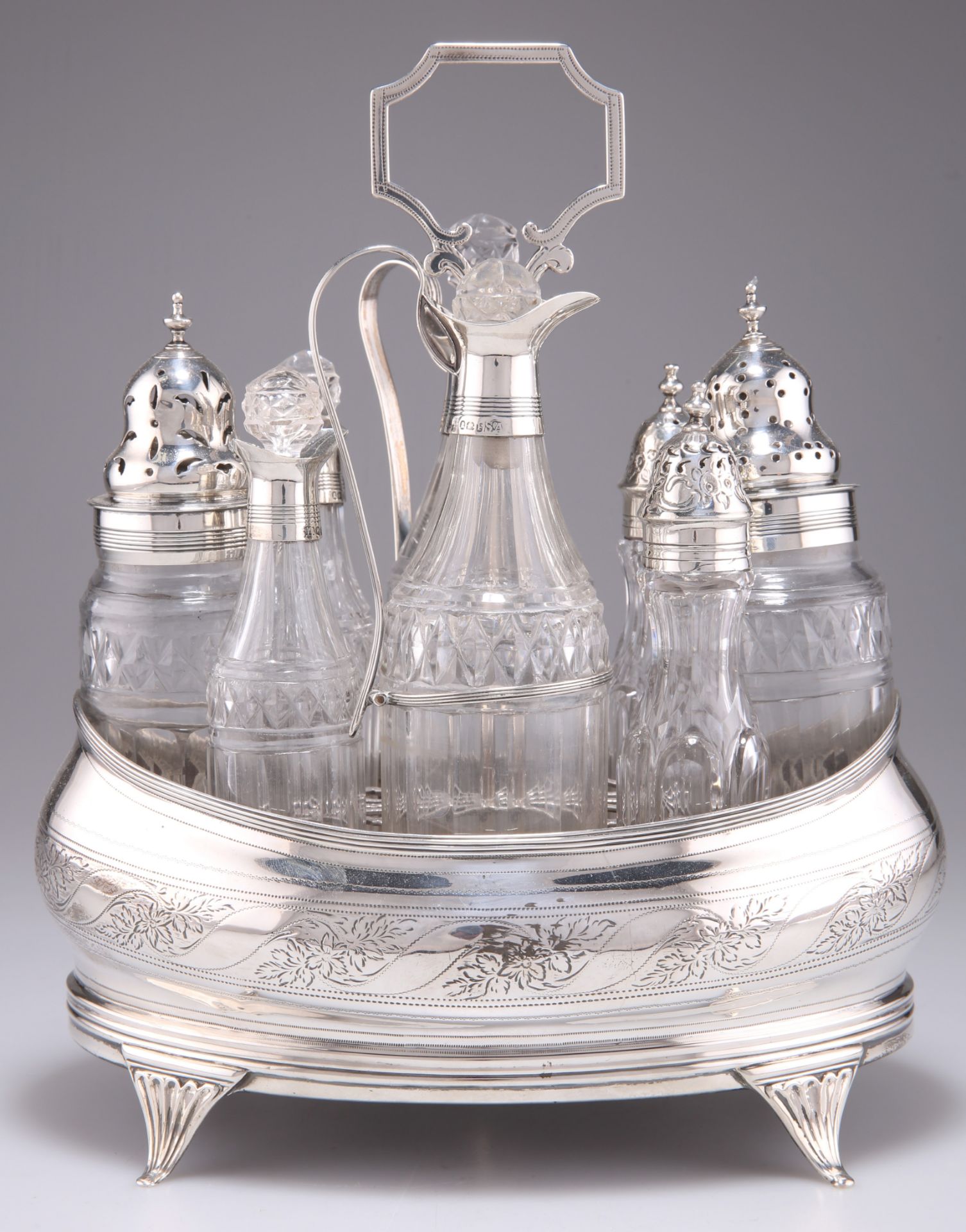 A GEORGE III SILVER EIGHT-BOTTLE CRUET STAND - Bild 2 aus 2