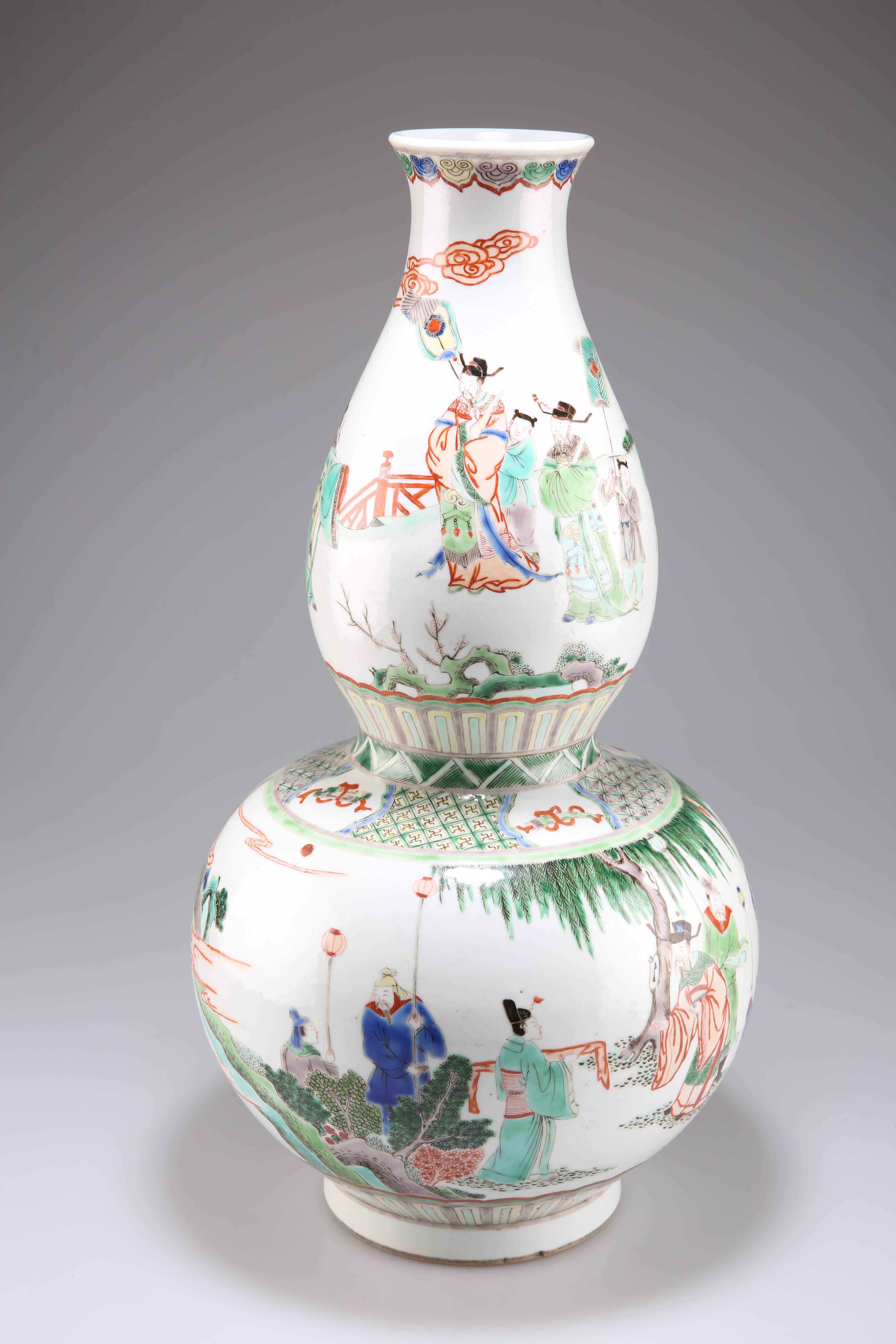 A VERY LARGE CHINESE FAMILLE VERTE DOUBLE-GOURD VASE