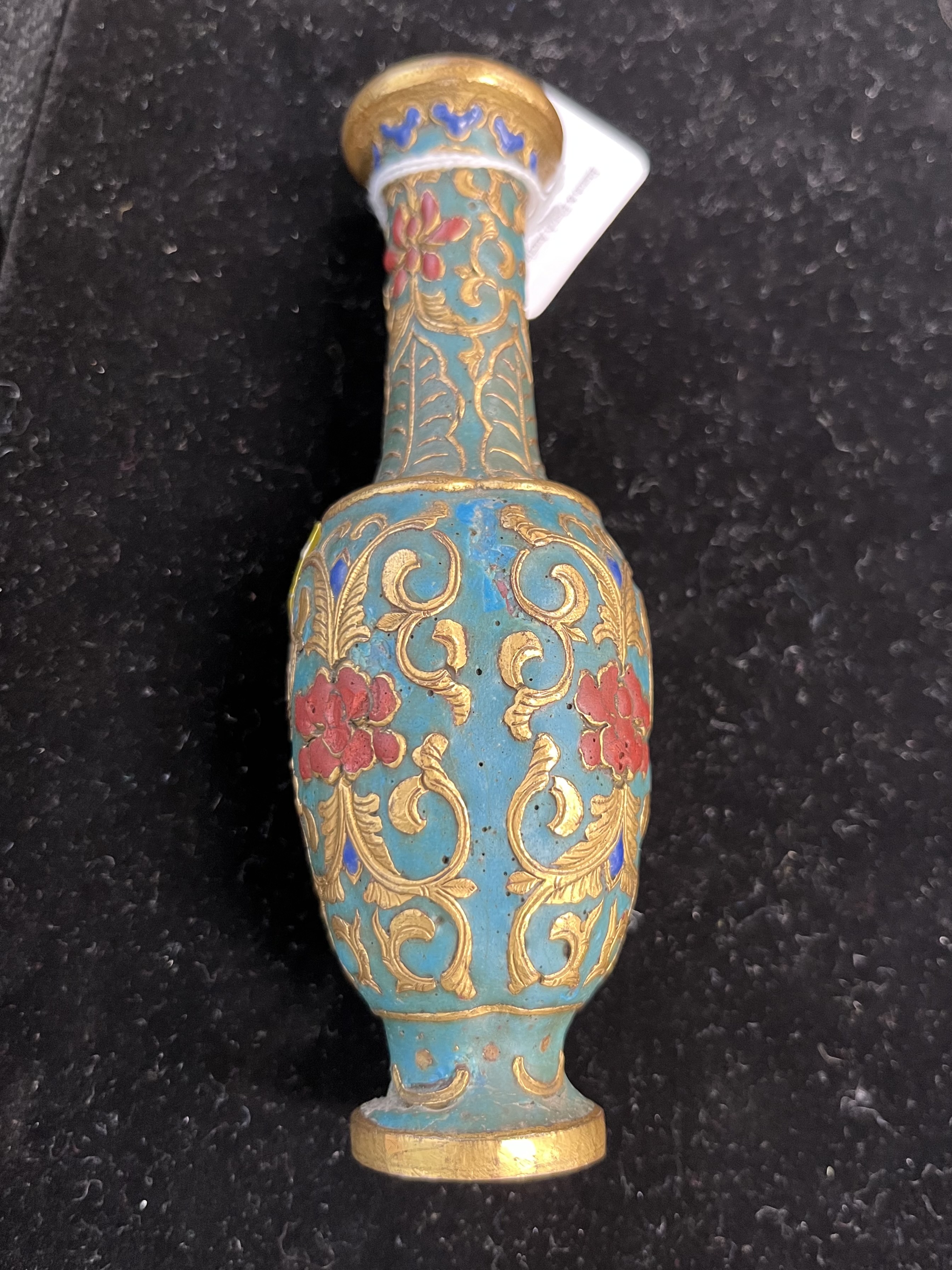 A CHINESE SMALL ENAMEL VASE - Image 2 of 8
