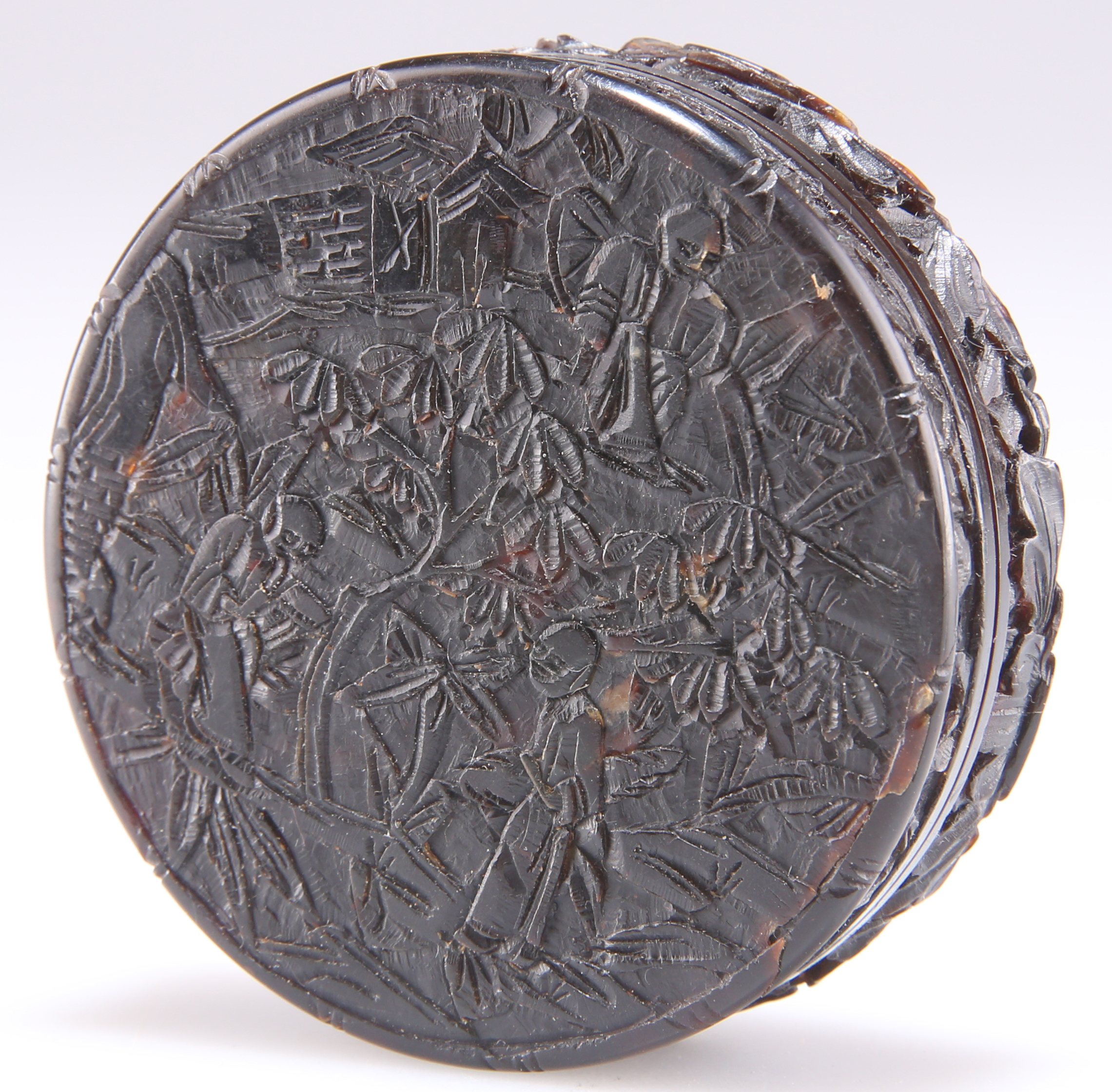 A 19TH CENTURY CHINESE CARVED TORTOISESHELL SNUFF BOX, CANTON - Image 2 of 7