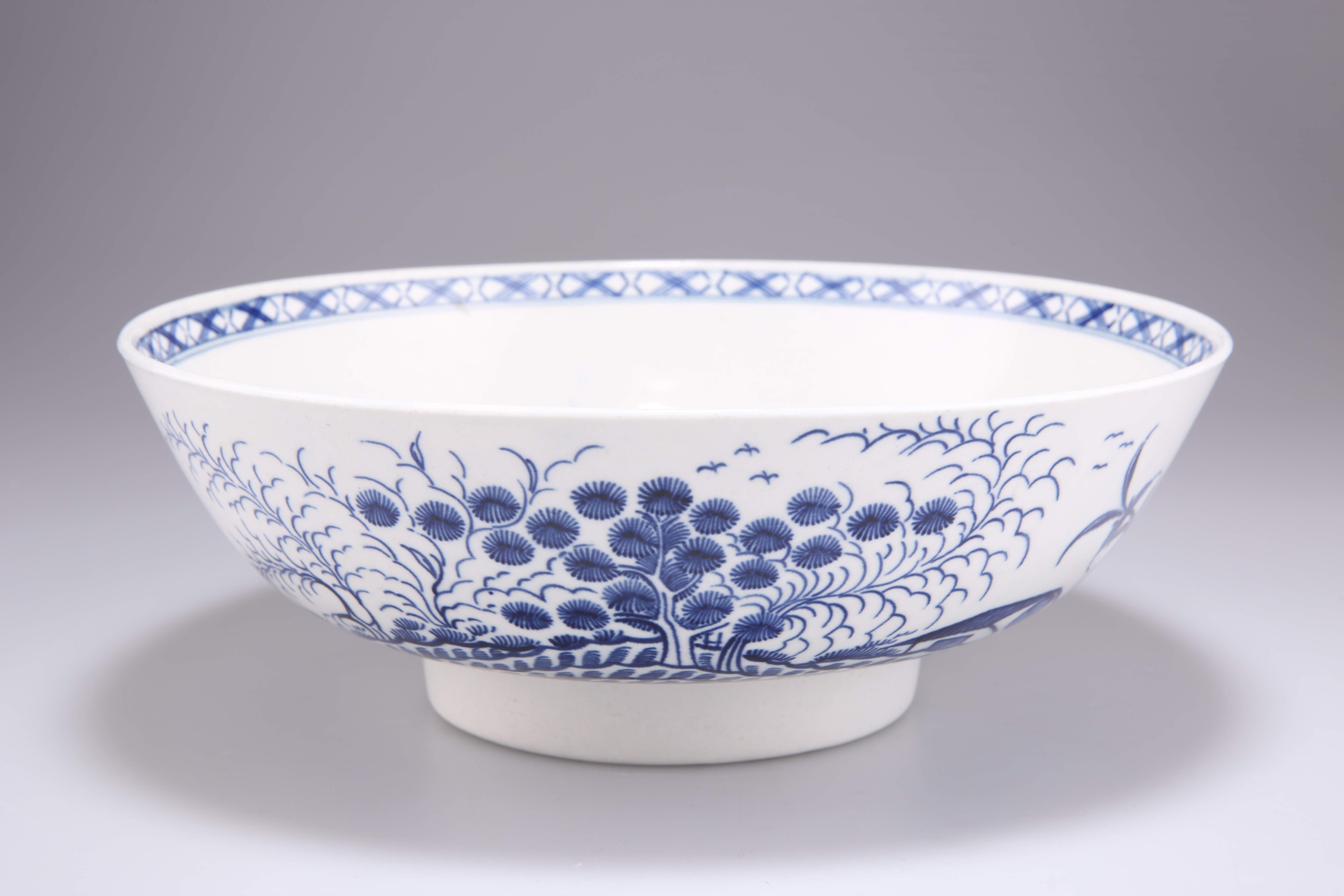 A LARGE WORCESTER BOWL, CIRCA 177 - Image 4 of 5