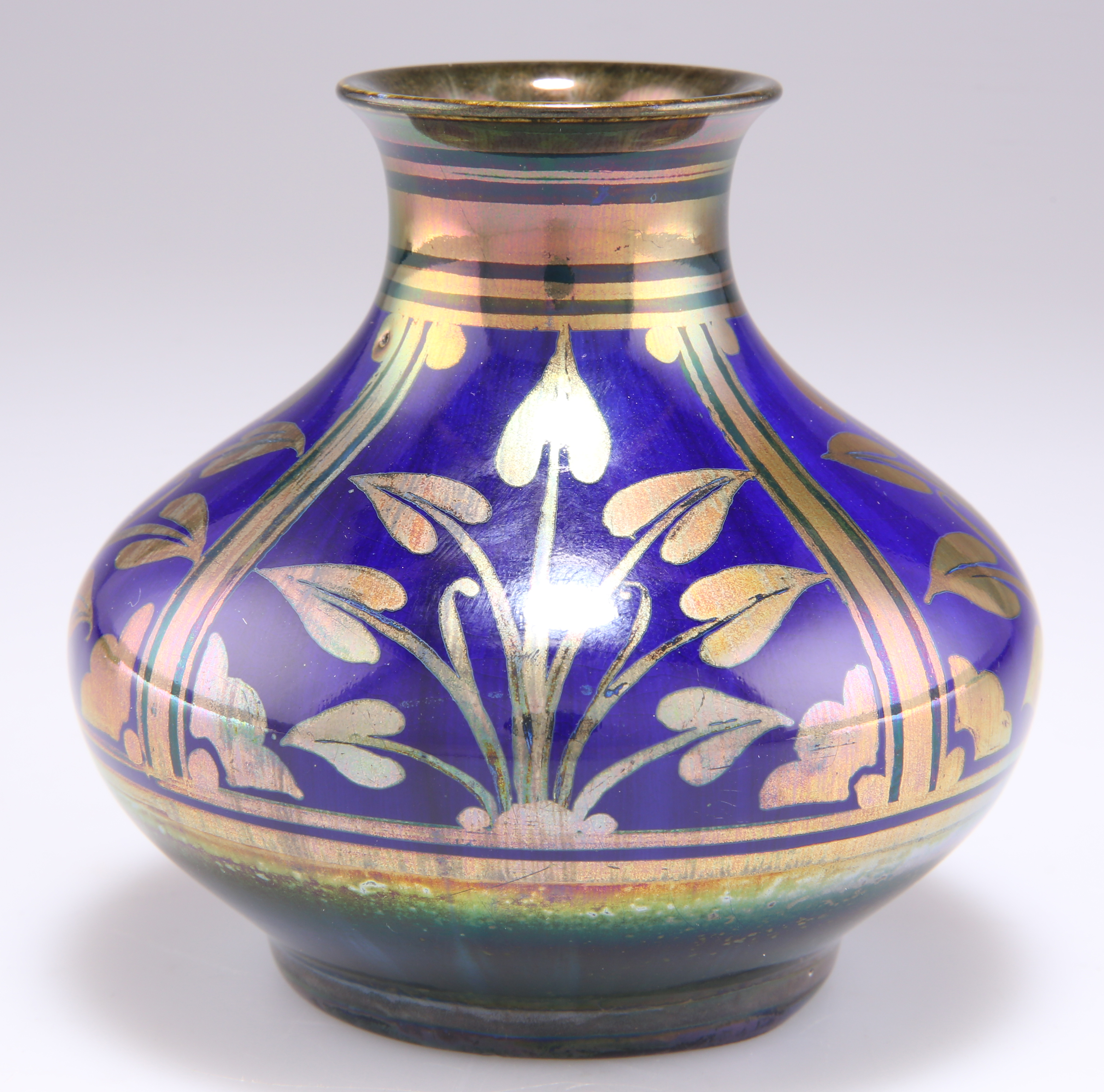 A PILKINGTON ROYAL LANCASTRIAN LUSTRE VASE BY RICHARD JOYCE