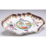 A WORCESTER DALHOUSIE STYLE PORCELAIN SPOON TRAY, CIRCA 1780