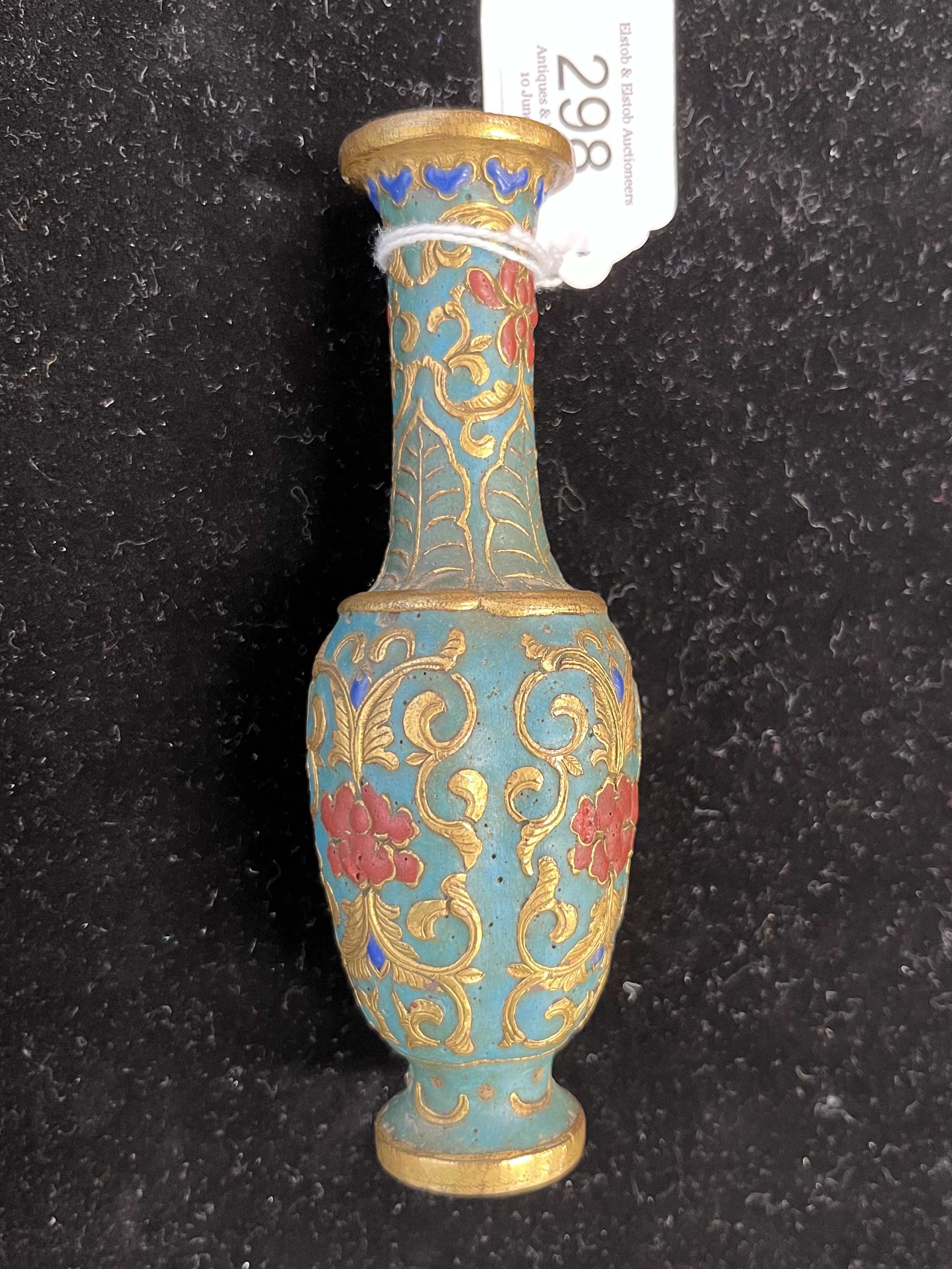 A CHINESE SMALL ENAMEL VASE - Image 3 of 8