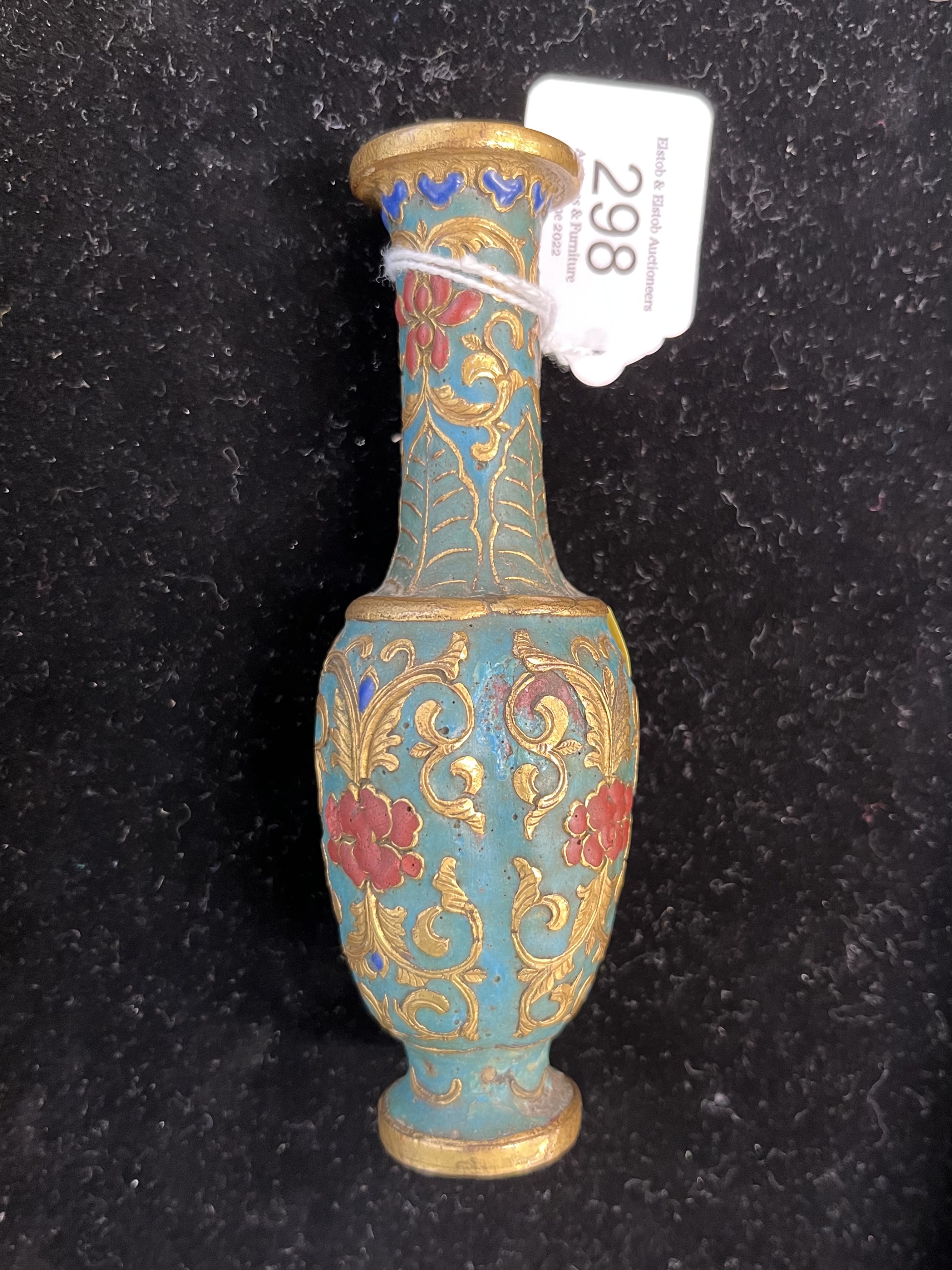 A CHINESE SMALL ENAMEL VASE - Image 4 of 8