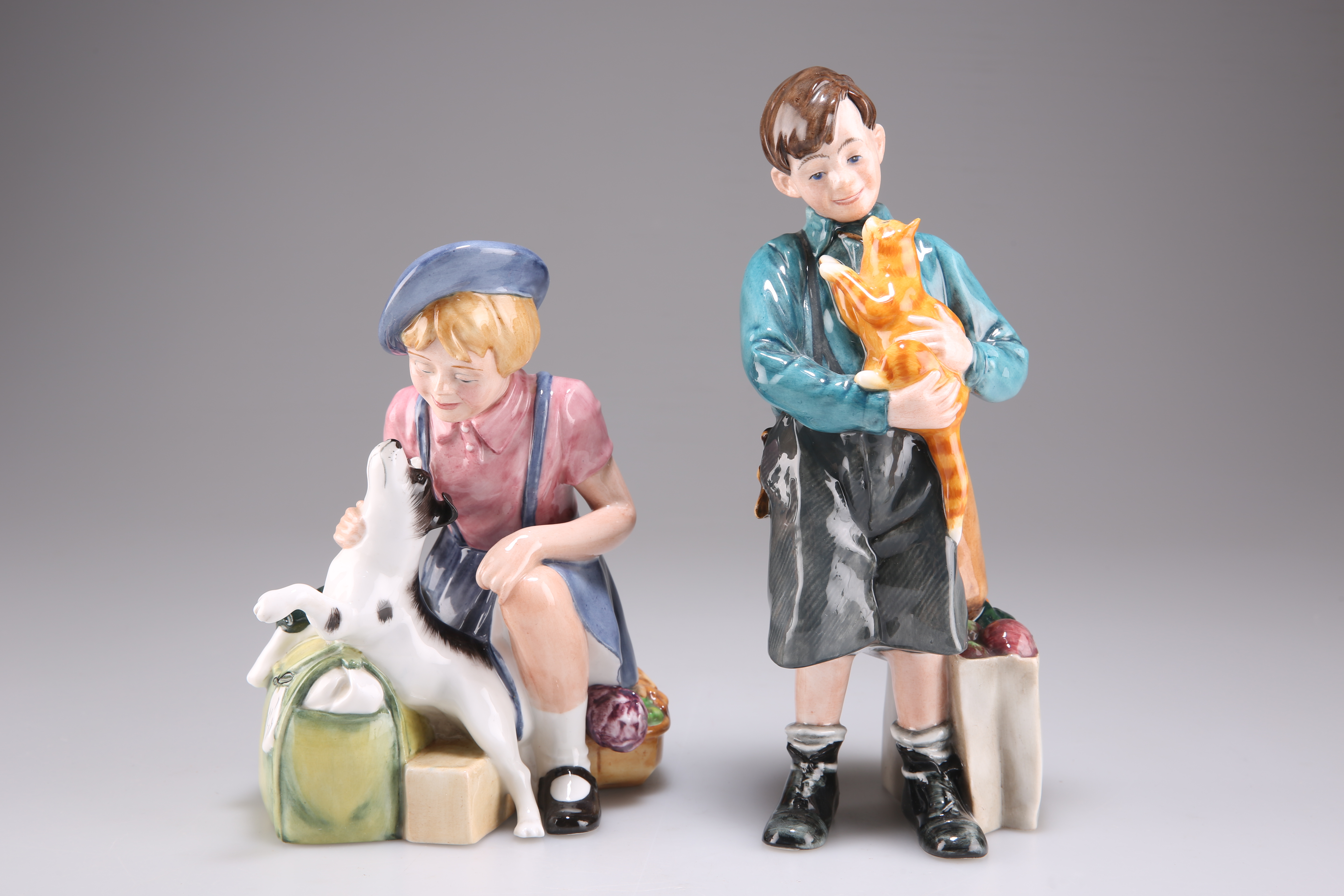 A PAIR OF ROYAL DOULTON LIMITED EDITION FIGURES; 'WELCOME HOME', HN3299' AND 'THE HOMECOMING'