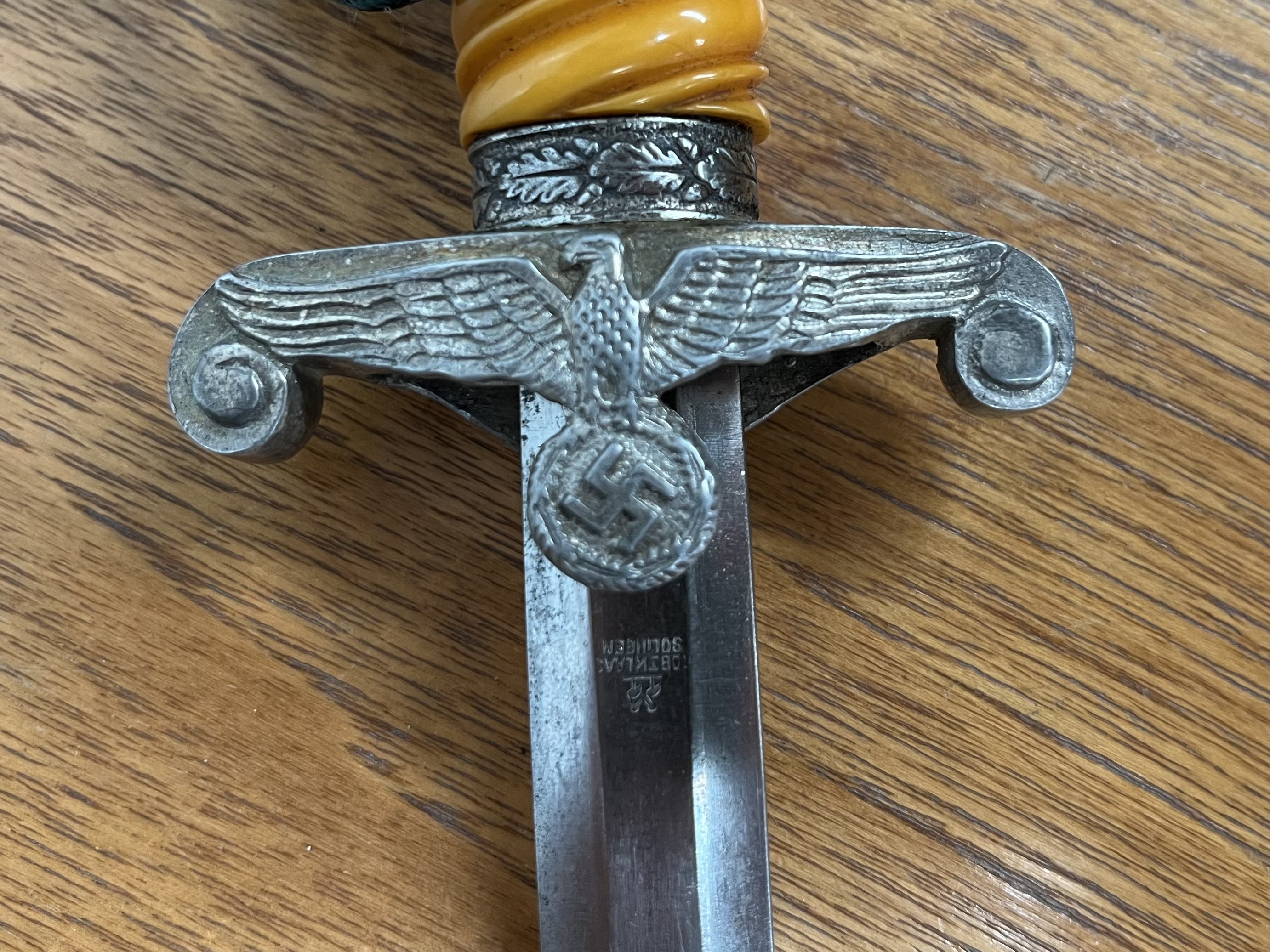 A GERMAN HEER (ARMY) DAGGER - Image 4 of 6