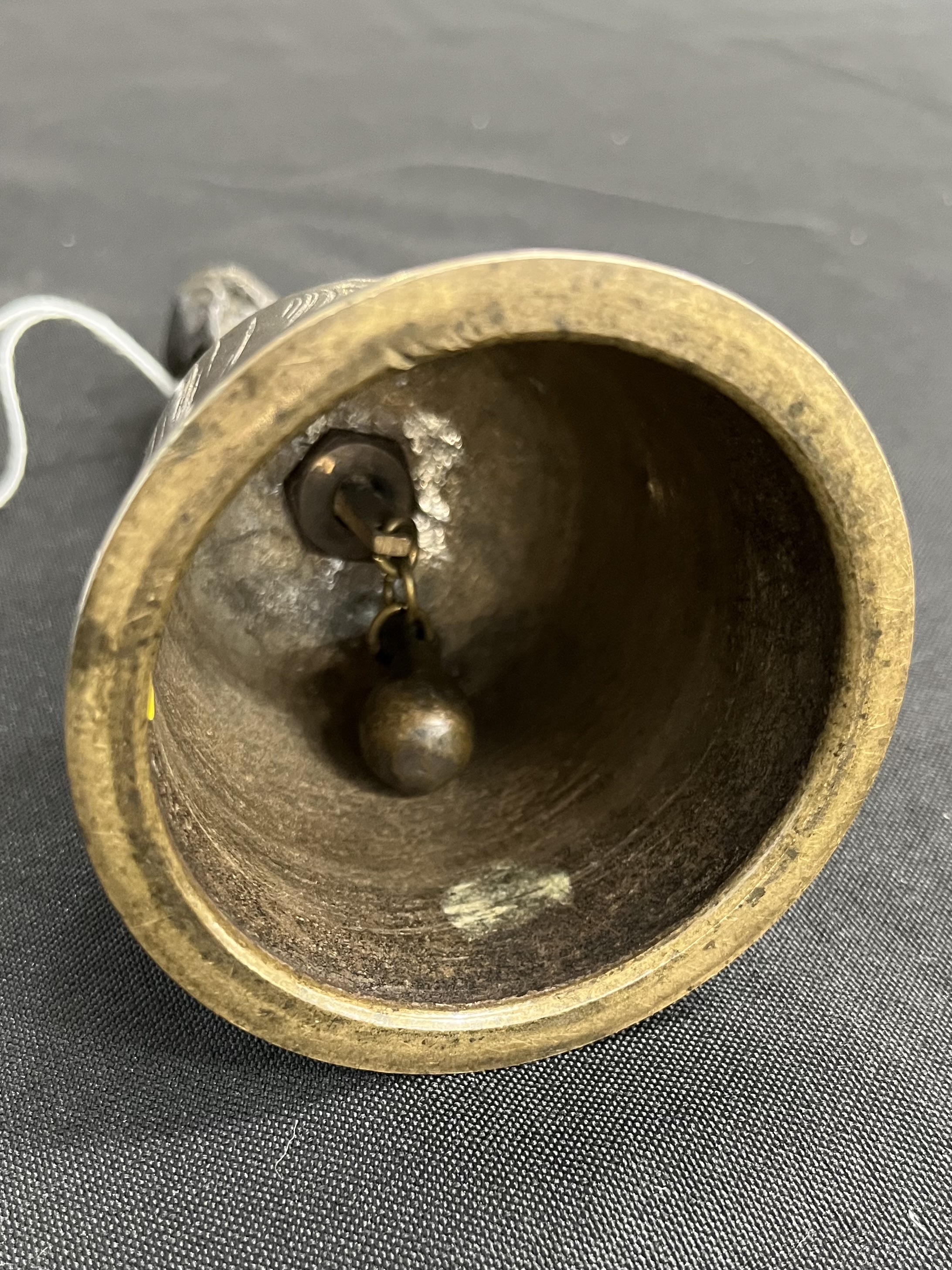 A JAPANESE BRONZE BELL, CIRCA 1900 - Image 6 of 6