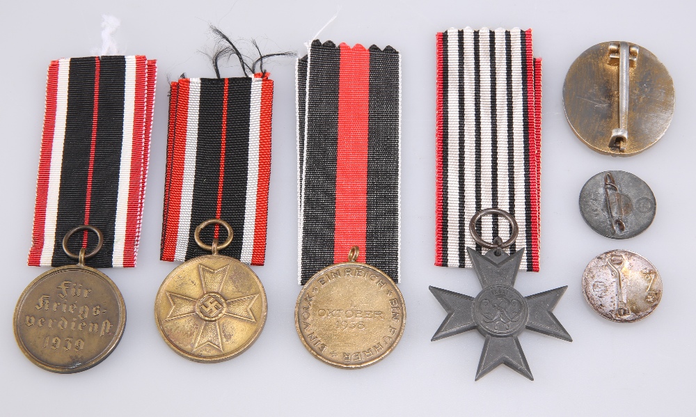 GERMAN MILITARY EPHEMERA AND MEDALS - Image 2 of 12