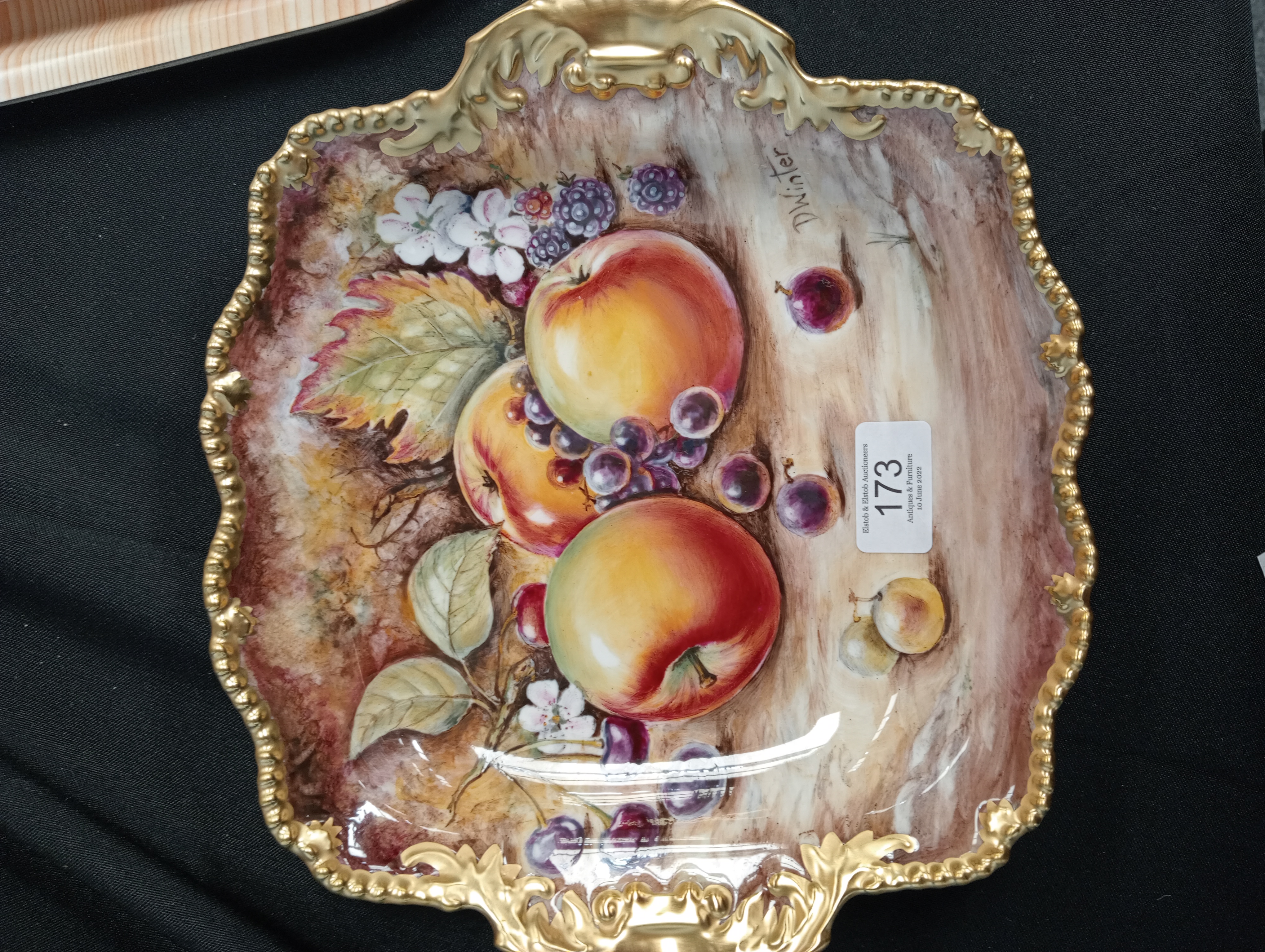 A ROYAL WORCESTER FRUIT-PAINTED TUDOR TRAY - Image 4 of 4