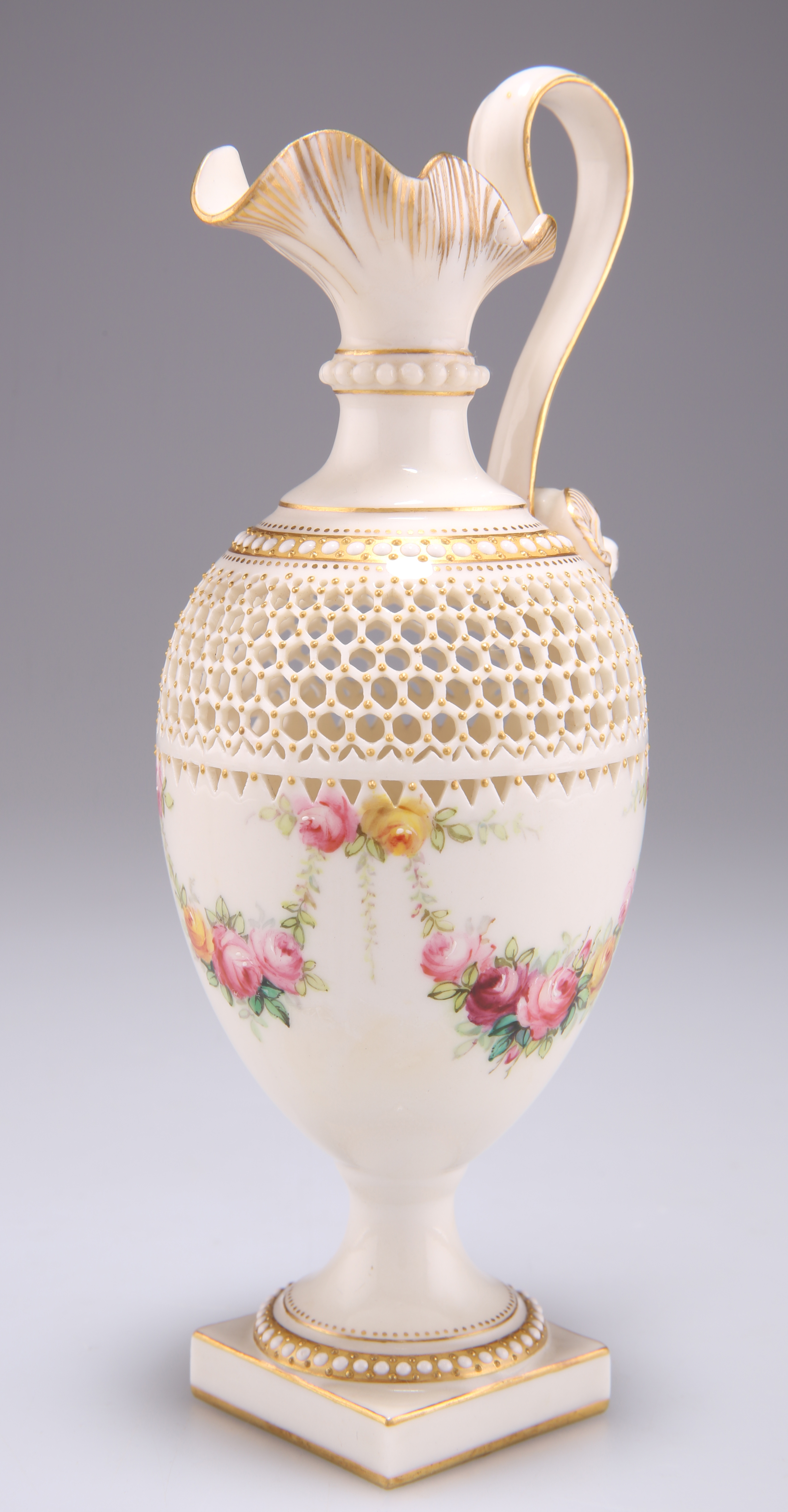 AN EARLY 20TH CENTURY SMALL ROYAL WORCESTER RETICULATED EWER, BY GEORGE OWEN AND HARRY CHAIR