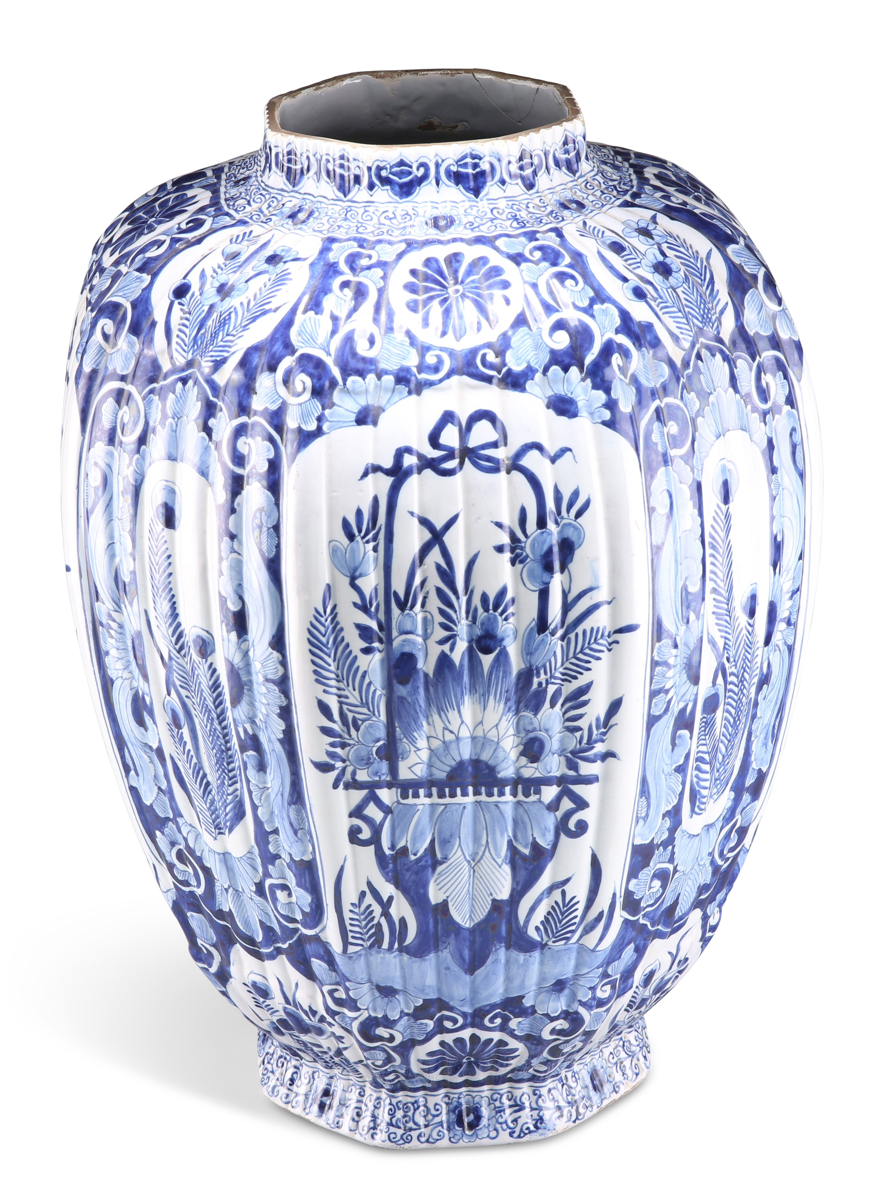 AN 18TH CENTURY LARGE DUTCH DELFT BLUE AND WHITE VASE