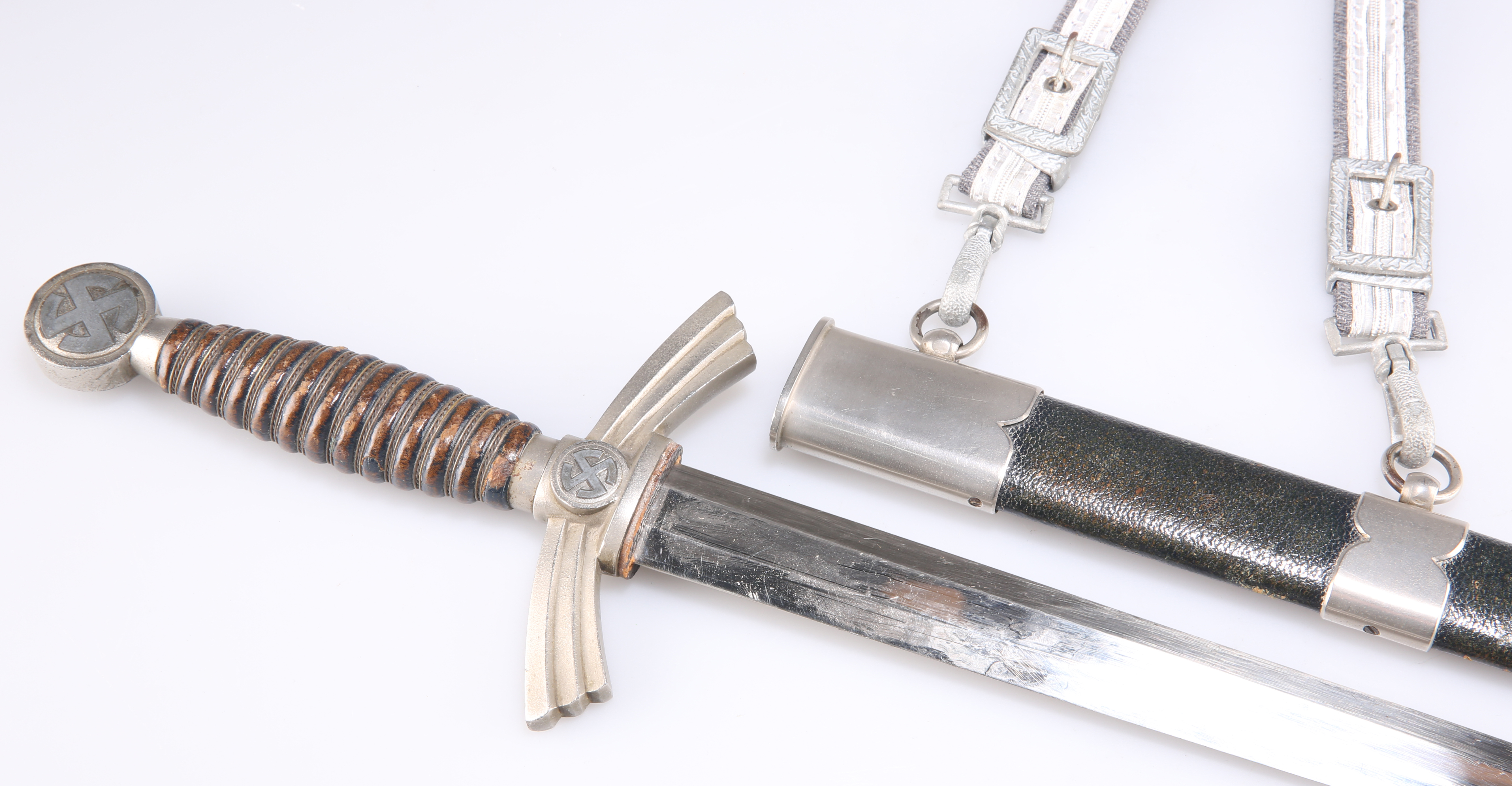 A GERMAN 1ST PATTERN LUFTWAFFE DAGGER - Image 2 of 2