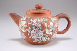A CHINESE YIXING TEAPOT, 19TH/20TH CENTURY
