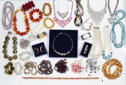 A LARGE QUANTITY OF COSTUME JEWELLERY