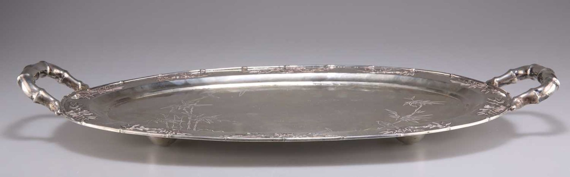 A CHINESE SILVER TRAY - Bild 2 aus 16