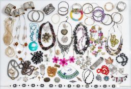 A LARGE QUANTITY OF COSTUME JEWELLERY