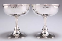 A PAIR OF EDWARDIAN SILVER GOBLETS