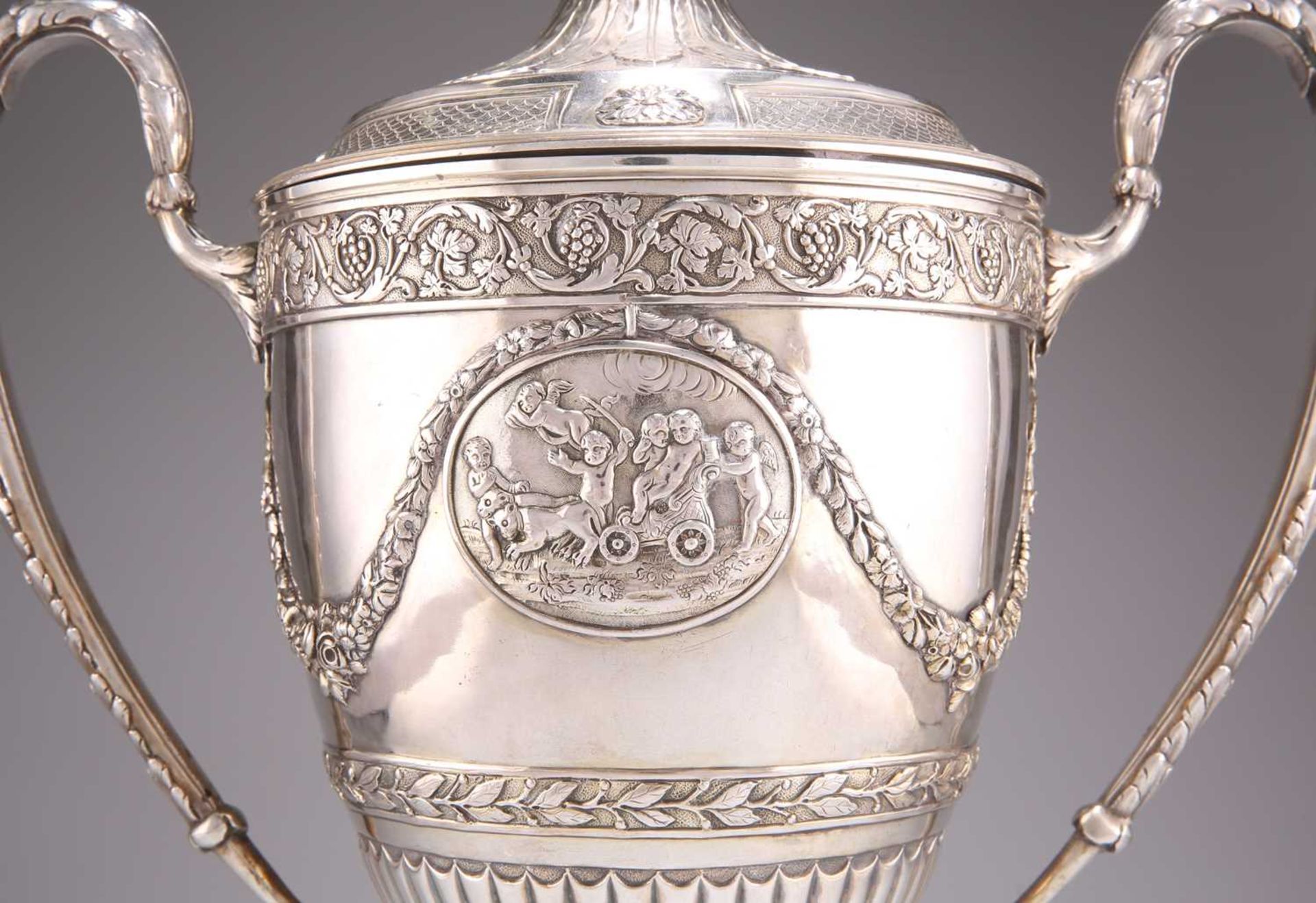 A GEORGE III SILVER-GILT TWO-HANDLED CUP AND COVER - Image 4 of 5