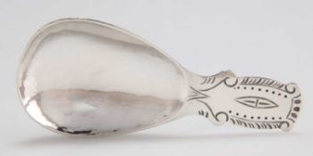 A GEORGE V SILVER CADDY SPOON