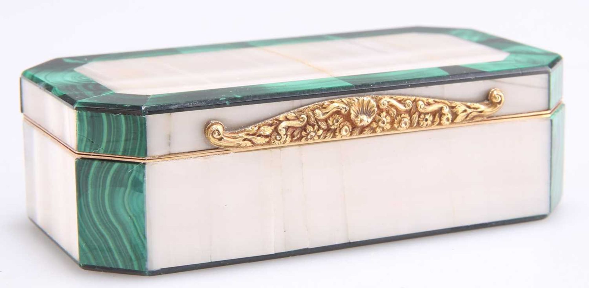 A 19TH CENTURY MALACHITE, MOTHER-OF-PEARL AND GOLD SNUFF BOX