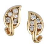 A PAIR OF DIAMOND STUD EARRINGS