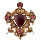 A GARNET AND DIAMOND BROOCH,