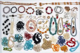 A LARGE QUANTITY OF COSTUME JEWELLERY