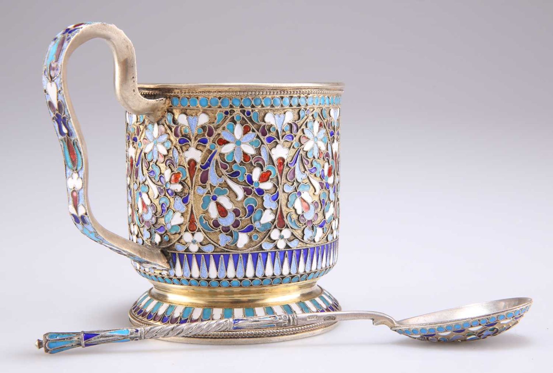 A RUSSIAN SILVER-GILT AND ENAMEL MUG AND SPOON - Image 2 of 12