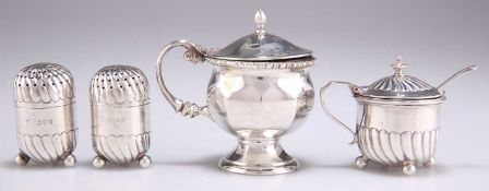 AN EDWARDIAN SILVER THREE-PIECE CRUET SET, AND A GEORGE V SILVER MUSTARD POT