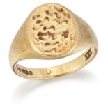 A 9 CARAT GOLD SIGNET RING