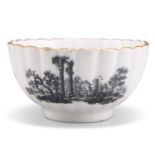 A WORCESTER TEA BOWL, OF LARGE SIZE, CIRCA 1770