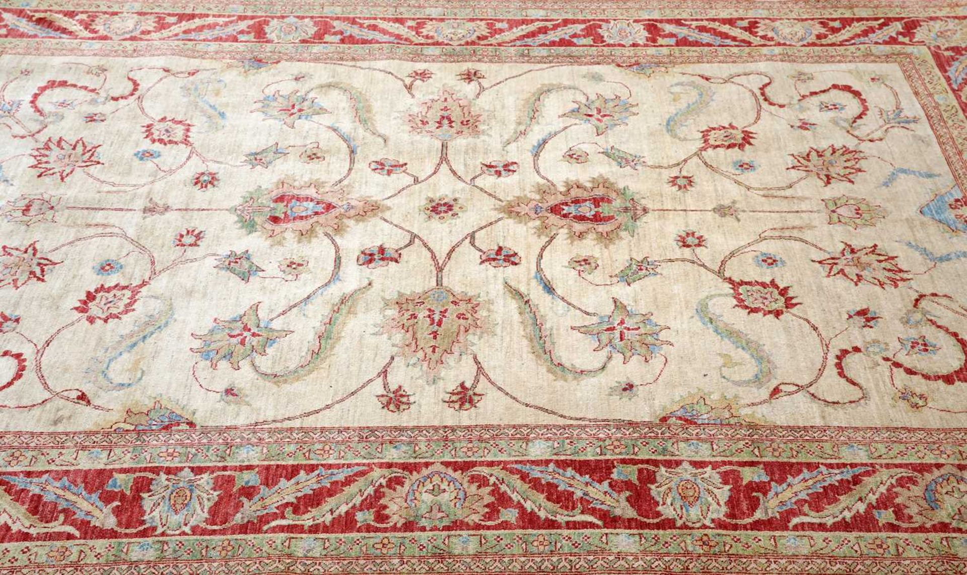 AN AFGHAN ZIEGLER CARPET - Bild 2 aus 2