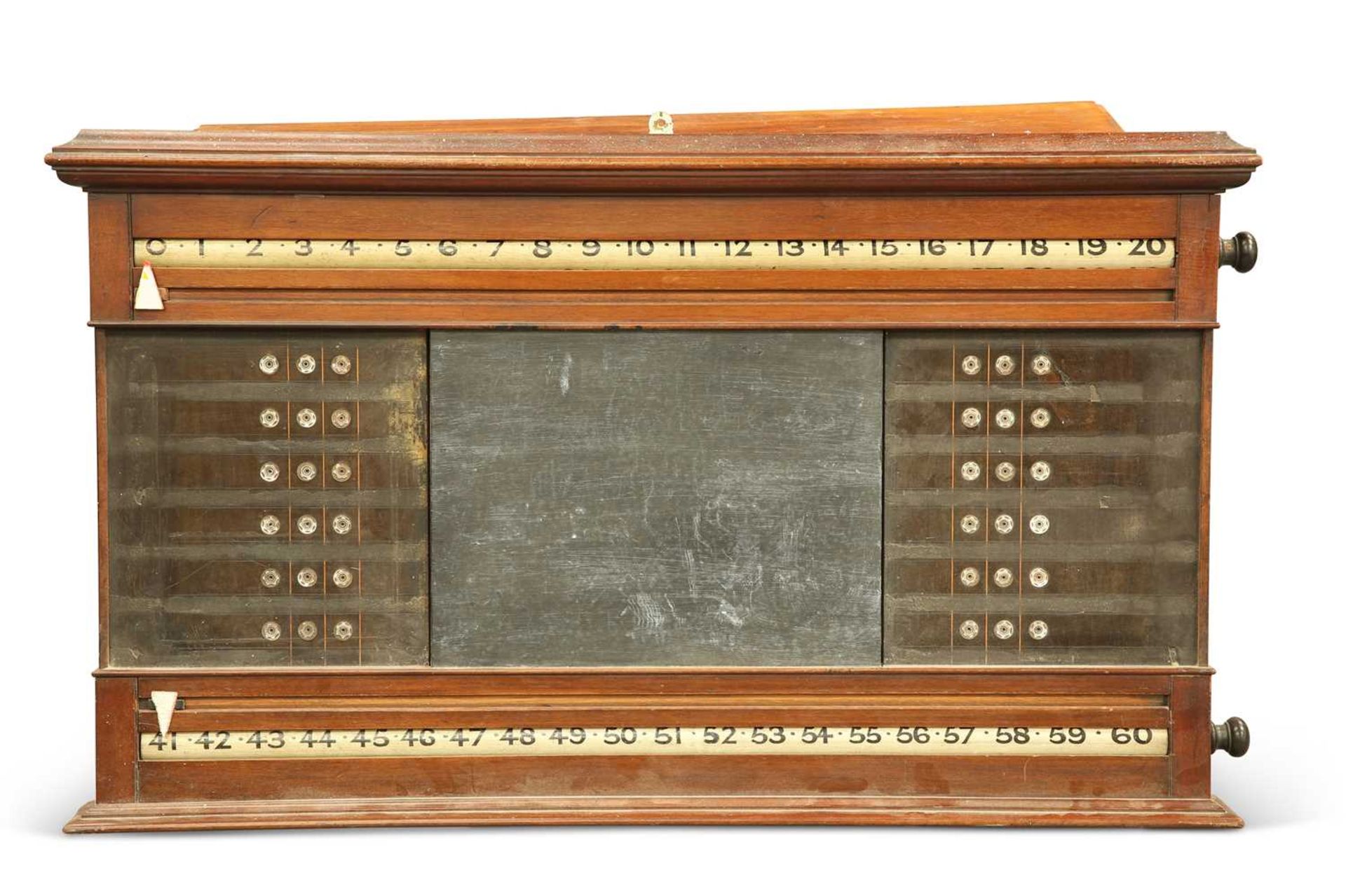 A MAHOGANY SNOOKER SCOREBOARD, CIRCA 1900