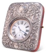 A LATE VICTORIAN POCKET WATCH IN A SILVER-MOUNTED CASE