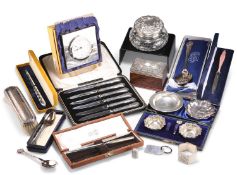 A COLLECTION OF SILVER AND PLATE