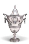 A FINE EDWARDIAN SILVER TWO-HANDLED VASE AND COVER