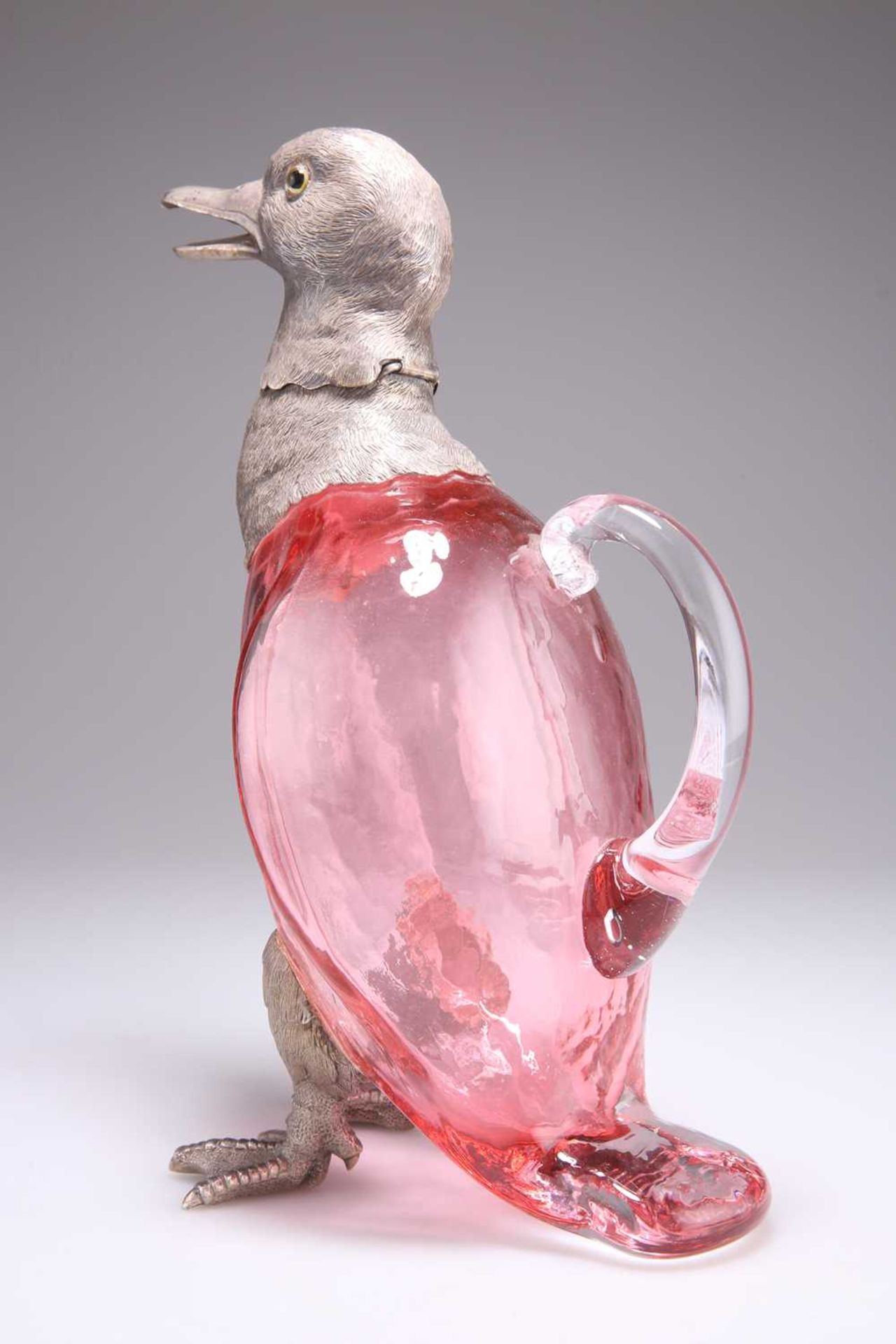 A VICTORIAN SILVER-PLATE MOUNTED CRANBERRY GLASS NOVELTY CLARET JUG - Bild 2 aus 2