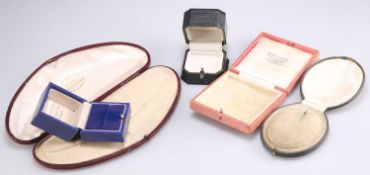 IN EXCESS OF ONE HUNDRED ANTIQUE, VINTAGE AND MODERN JEWELLERY BOXES AND CASKETS