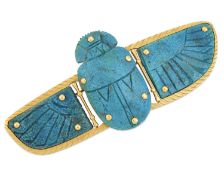 AN EGYPTIAN WINGED SCARAB BROOCH