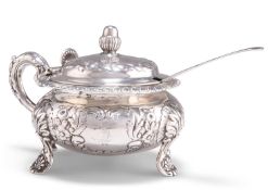 A WILLIAM IV SILVER MUSTARD POT