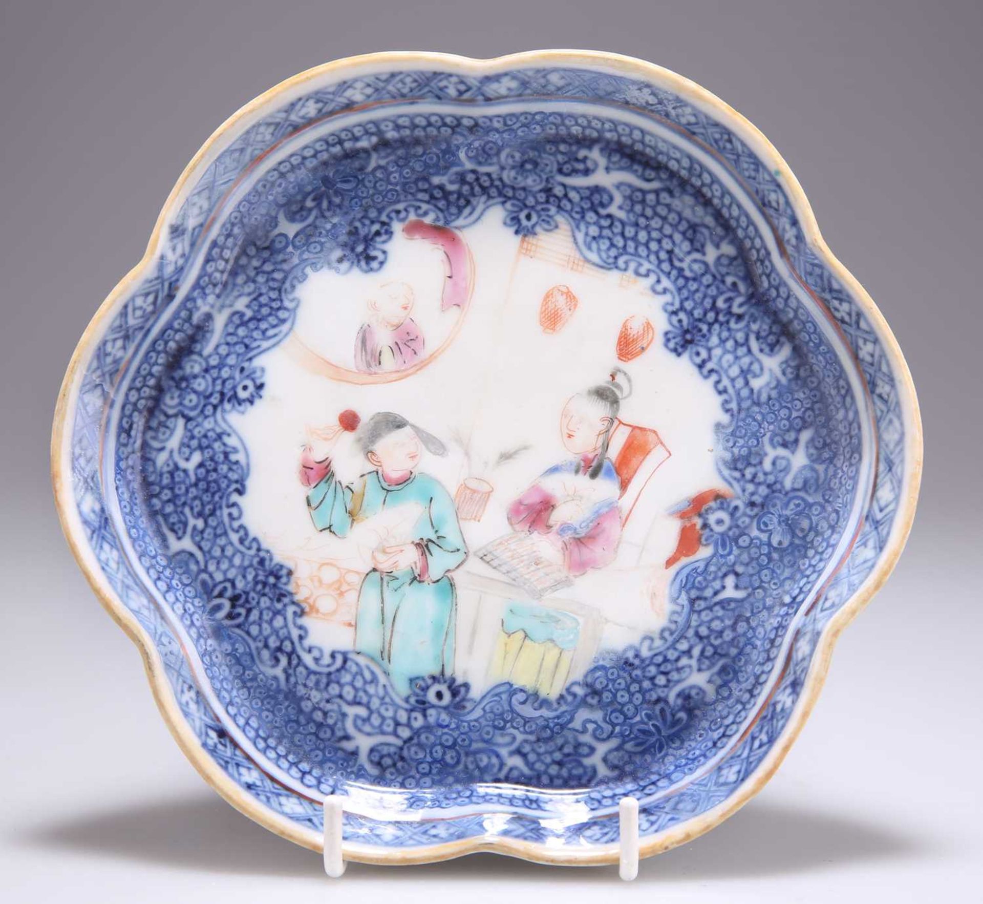 A CHINESE EXPORT LOBED TEAPOT STAND, 18TH CENTURY