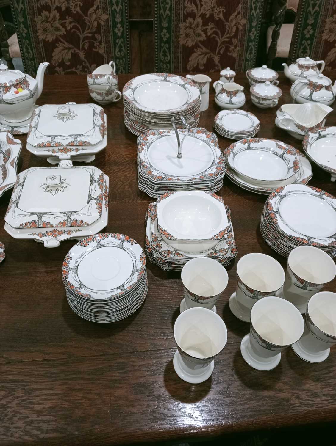 AN EXTENSIVE COLLECTION OF CROWN DUCAL ORANGE TREE PATTERN CHINA - Bild 23 aus 27